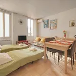 Frgk Stylish 1br Clemenceau Steps From Ac Ultrafast Wifi