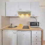 Frgk Stylish 1br Clemenceau Steps From Ac Ultrafast Wifi Διαμέρισμα *