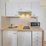 Frgk Stylish 1br Clemenceau Steps From Ac Ultrafast Wifi Διαμέρισμα