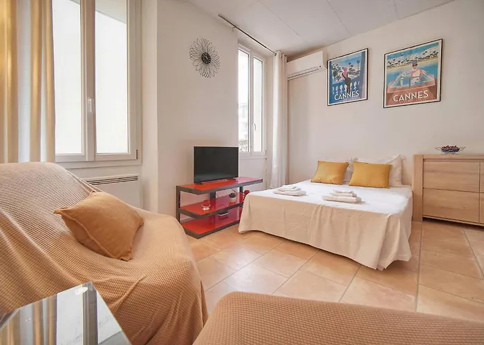 Frgk Stylish 1br Clemenceau Steps From Ac Ultrafast Wifi Daire *