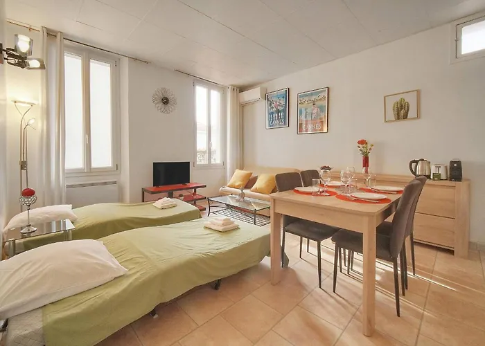 Frgk Stylish 1br Clemenceau Steps From Ac Ultrafast Wifi