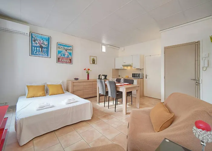 Frgk Stylish 1br Clemenceau Steps From Ac Ultrafast Wifi Cannes
