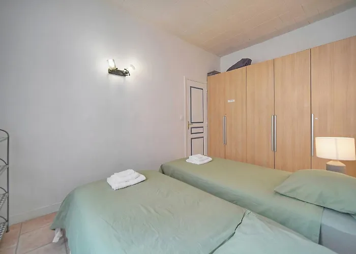Frgk Stylish 1br Clemenceau Steps From Ac Ultrafast Wifi Daire *