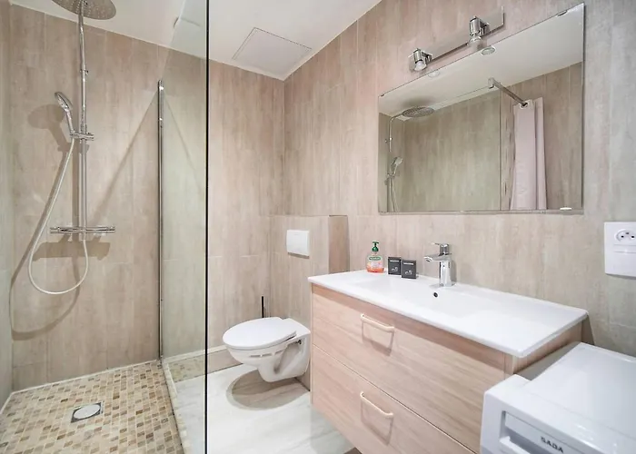 Daire Frgk Stylish 1br Clemenceau Steps From Ac Ultrafast Wifi Cannes