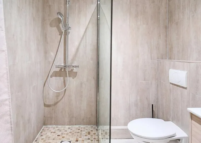 Frgk Stylish 1br Clemenceau Steps From Ac Ultrafast Wifi *