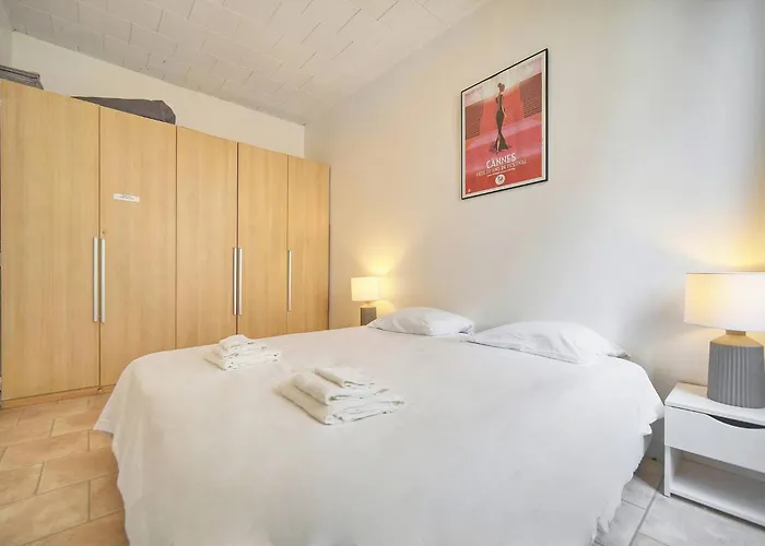 Frgk Stylish 1br Clemenceau Steps From Ac Ultrafast Wifi * Cannes