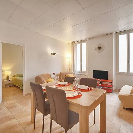 Daire Frgk Stylish 1br Clemenceau Steps From Ac Ultrafast Wifi