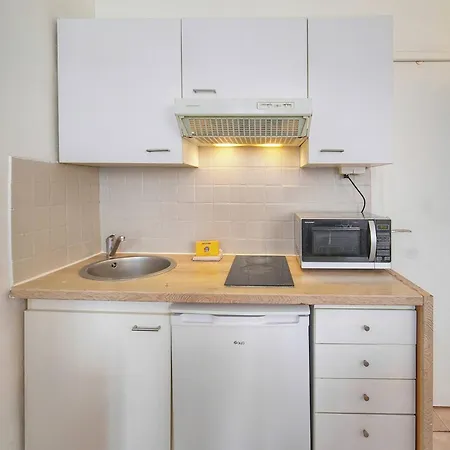 Frgk Stylish 1br Clemenceau Steps From Ac Ultrafast Wifi Daire *
