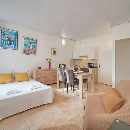 Frgk Stylish 1br Clemenceau Steps From Ac Ultrafast Wifi Cannes