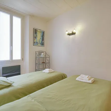 Daire Frgk Stylish 1br Clemenceau Steps From Ac Ultrafast Wifi *