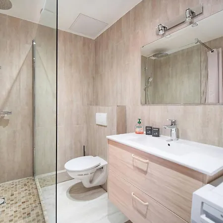 Daire Frgk Stylish 1br Clemenceau Steps From Ac Ultrafast Wifi Cannes