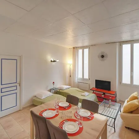 Daire Frgk Stylish 1br Clemenceau Steps From Ac Ultrafast Wifi Cannes